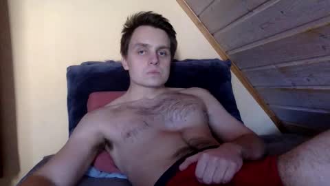 Snapshot of matko1492 chatting on February 24, 3:32 pm matko1492 online show from February 24, 3:32 pm