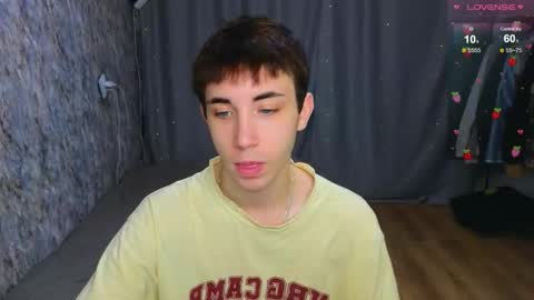 meet INDEPENDENT MODEL online show from November 28, 11:46 am