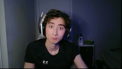 Snapshot of matt578281 chatting on April 5, 8:00 am matt578281 online show from April 5, 8:00 am