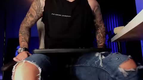 Snapshot of matt_thestud chatting on August 8, 7:32 am Matt online show from August 8, 7:32 am
