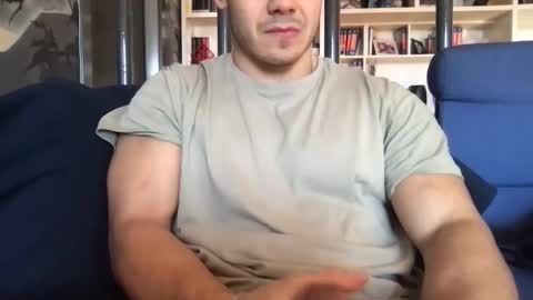 Snapshot of mattbull20 chatting on January 29, 9:44 am mattbull20 online show from January 29, 9:44 am