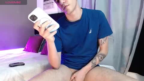 Snapshot of matteo12_ chatting on November 13, 10:30 pm ---Matteo--- online show from November 13, 10:30 pm