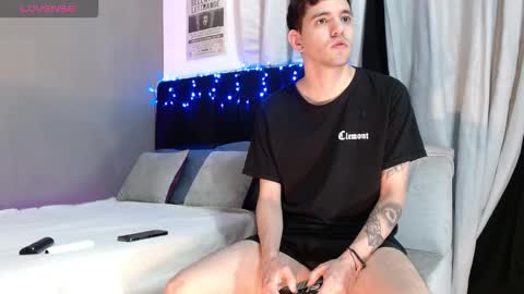 Snapshot of matteo12_ chatting on November 30, 8:51 am ---Matteo--- online show from November 30, 8:51 am