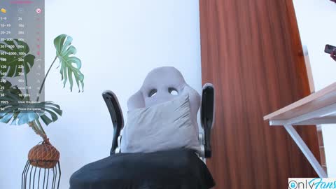 Snapshot of matteo_777 chatting on January 11, 3:31 pm Mateo online show from January 11, 3:31 pm