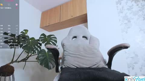 Snapshot of matteo_777 chatting on February 22, 12:05 am Mateo online show from February 22, 12:05 am