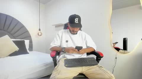 Matthew online show from February 8, 7:50 pm