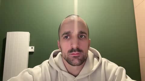 Snapshot of matthias24 chatting on November 29, 1:41 am M online show from November 29, 1:41 am