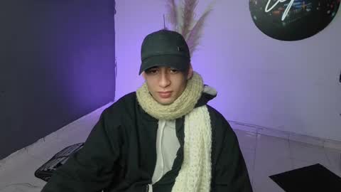 Snapshot of mattias_dantee chatting on January 28, 12:15 am mattias online show from January 28, 12:15 am