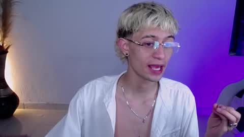 mattias     online show from November 28, 11:40 pm