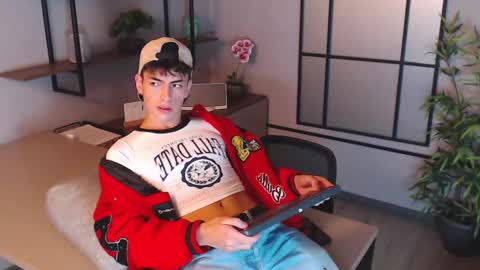 Snapshot of mattideluca chatting on December 17, 11:28 am Matti online show from December 17, 11:28 am