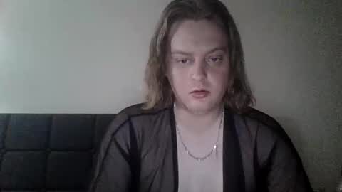 Snapshot of mattyboo69 chatting on December 18, 12:49 am Matty online show from December 18, 12:49 am