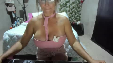 Snapshot of mature_bigboobs__ chatting on May 21, 2:40 am mature_bigboobs__ online show from May 21, 2:40 am