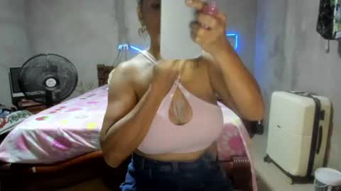 Snapshot of mature_bigboobs__ chatting on June 15, 6:32 pm mature_bigboobs__ online show from June 15, 6:32 pm