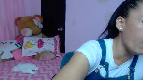 Snapshot of mature_martina_ chatting on January 13, 10:56 pm Martina online show from January 13, 10:56 pm