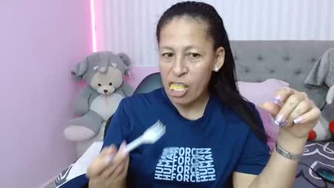 Snapshot of mature_martina_ chatting on January 27, 11:11 pm Martina online show from January 27, 11:11 pm