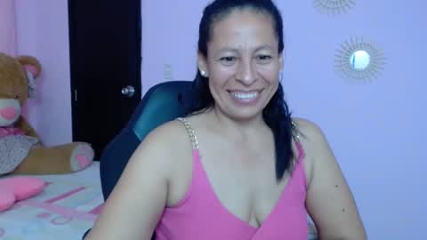 Snapshot of mature_martina_ chatting on February 1, 6:43 am Martina online show from February 1, 6:43 am