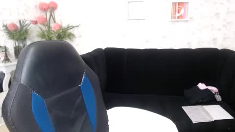 Snapshot of mature_martina_ chatting on February 15, 8:54 am Martina online show from February 15, 8:54 am