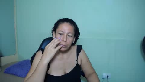 Snapshot of mature_martina_ chatting on February 26, 10:04 am Martina online show from February 26, 10:04 am