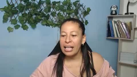 Snapshot of mature_martina_ chatting on November 17, 5:41 pm Martina online show from November 17, 5:41 pm