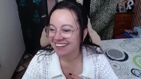 Snapshot of mature_wolf chatting on December 15, 4:00 pm Sonia online show from December 15, 4:00 pm