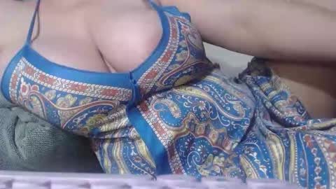 Snapshot of matureboobsbig chatting on May 31, 1:25 am matureboobsbig online show from May 31, 1:25 am