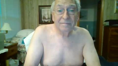 Snapshot of maturecouple1954 chatting on December 20, 12:23 pm SXECPL55 at G mail Dot Com online show from December 20, 12:23 pm