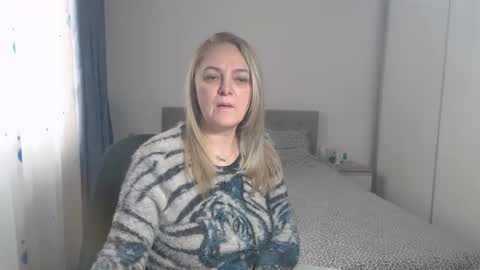 Snapshot of maturediana chatting on February 28, 10:20 am maturediana online show from February 28, 10:20 am