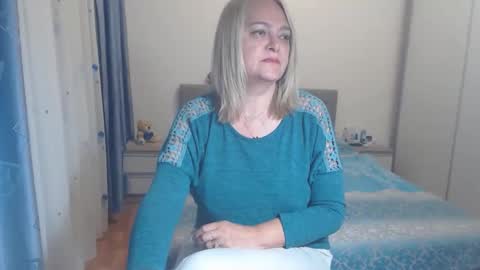 maturediana online show from May 2, 1:54 am