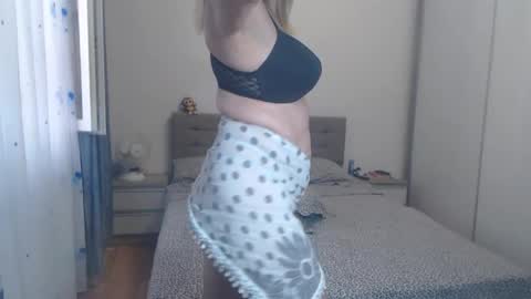 maturediana online show from July 18, 3:11 am