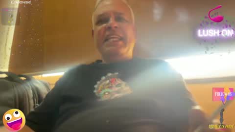 Snapshot of maturedman_44 chatting on November 25, 8:25 am DEV online show from November 25, 8:25 am