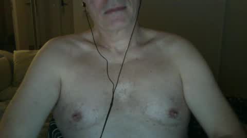 maturehotman online show from January 7, 6:16 am