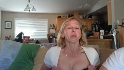 JustUs online show from May 20, 1:23 am