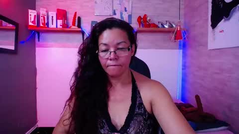 Snapshot of maturepure_ chatting on November 15, 11:21 pm maturepure_ online show from November 15, 11:21 pm