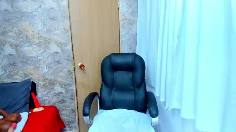 maturepure_ online show from April 29, 10:38 pm
