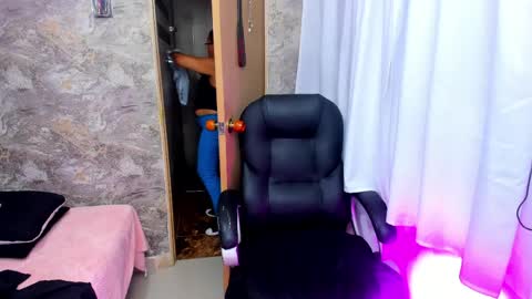 maturepure_ online show from May 29, 11:36 pm
