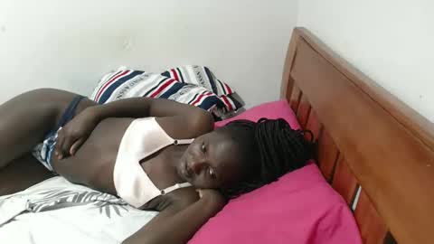 Snapshot of maui_001 chatting on September 26, 9:35 am moh online show from September 26, 9:35 am