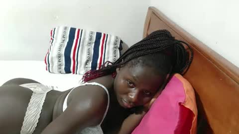 Snapshot of maui_001 chatting on September 27, 8:25 pm moh online show from September 27, 8:25 pm