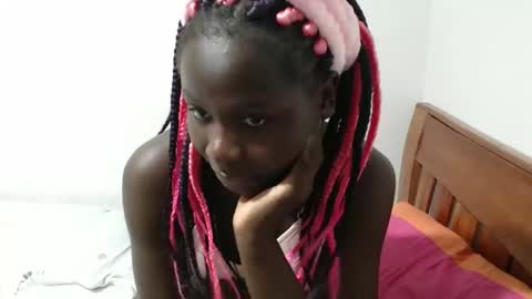 Snapshot of maui_001 chatting on October 6, 8:56 am moh online show from October 6, 8:56 am