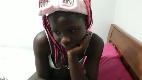 Snapshot of maui_001 chatting on October 8, 7:06 am moh online show from October 8, 7:06 am