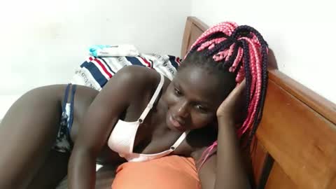 Snapshot of maui_001 chatting on October 9, 9:18 am moh online show from October 9, 9:18 am