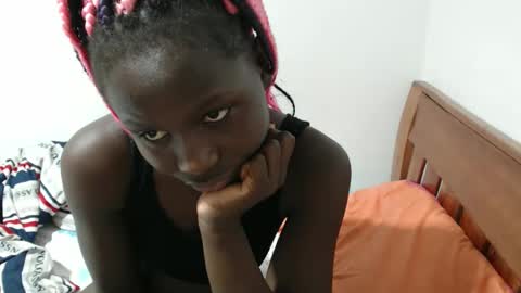 Snapshot of maui_001 chatting on October 11, 9:30 am moh online show from October 11, 9:30 am