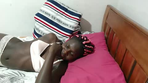 Snapshot of maui_001 chatting on October 25, 8:36 pm moh online show from October 25, 8:36 pm