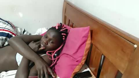 Snapshot of maui_001 chatting on October 29, 5:10 am moh online show from October 29, 5:10 am