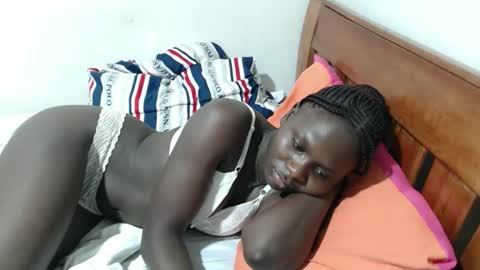 Snapshot of maui_001 chatting on November 10, 11:53 am moh online show from November 10, 11:53 am