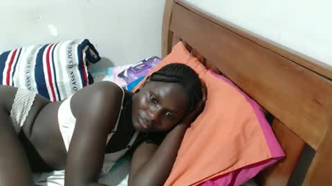 Snapshot of maui_001 chatting on November 24, 4:40 pm moh online show from November 24, 4:40 pm