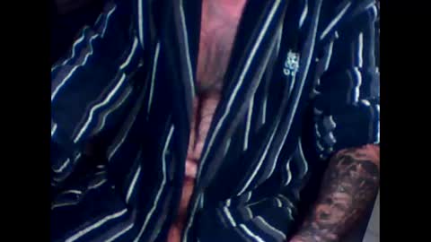 Snapshot of mauni1964 chatting on December 4, 3:27 am mauni1964 online show from December 4, 3:27 am