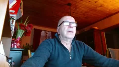 Maurice online show from January 9, 11:25 am