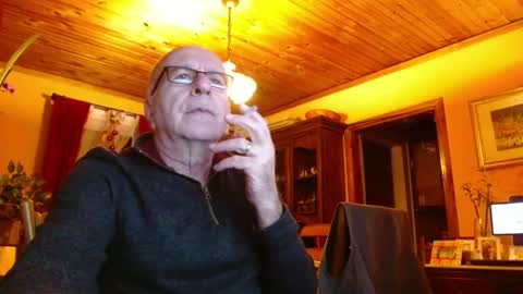 Maurice online show from February 5, 11:50 pm