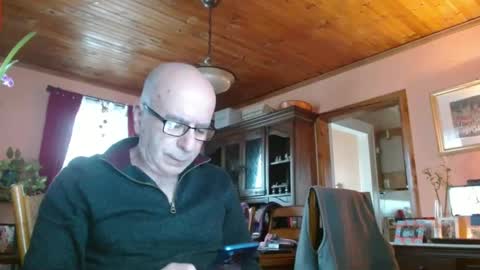 Maurice online show from February 6, 3:20 pm