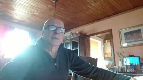 Maurice online show from February 21, 9:00 pm